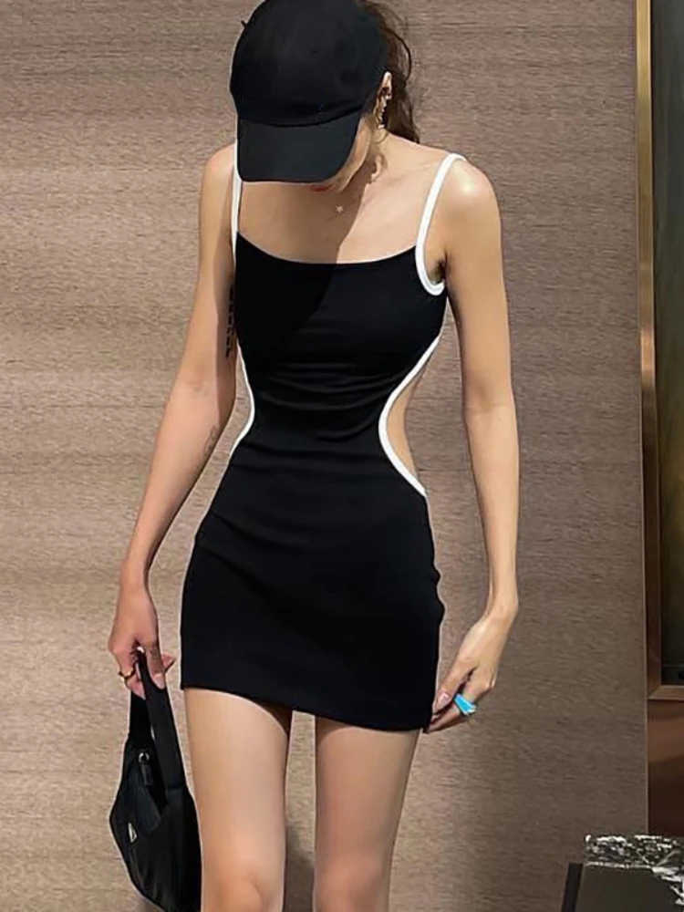Europe and the United States 2023 summer explosive new color edge back leaky halter dress women's wear
Europe and the United States 2023 summer explosive new color edge back leaky halter dress women's wear