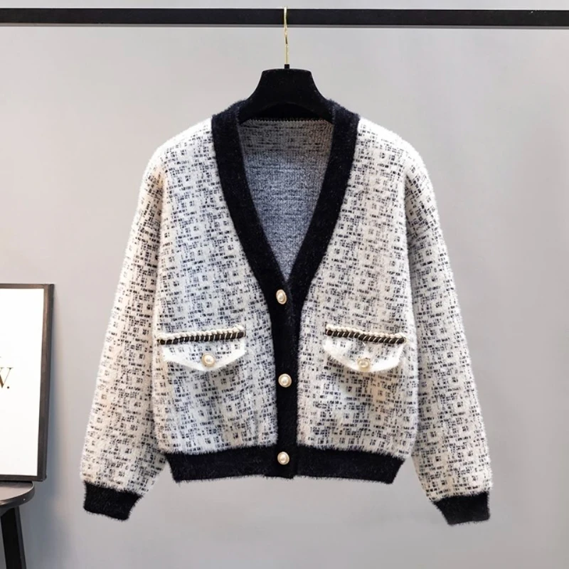 Woman Autumn V-Neck Knitted Cardigan Female Loose Thin Sweater All-Match Jacket Ladies Basic Small Cardigan Sweater Coat G221
Woman Autumn V-Neck Knitted Cardigan Female Loose Thin Sweater All-Match Jacket Ladies Basic Small Cardigan Sweater Coat G221