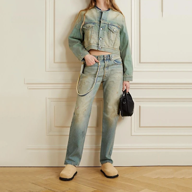 2022 early autumn new style back detachable pocket graffiti splash ink retro old washed high waist denim straight trousers women
2022 early autumn new style back detachable pocket graffiti splash ink retro old washed high waist denim straight trousers women