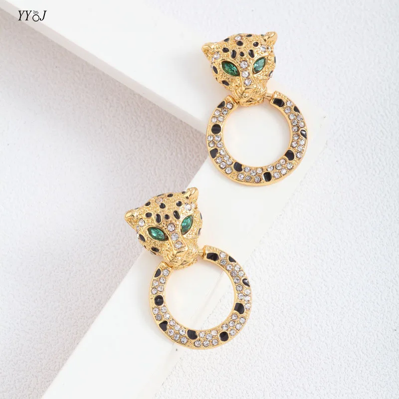 Rhinestone panther drop earrings for women gold luxury designer earrings animal jewelry spring 2022 womens fashion
Rhinestone panther drop earrings for women gold luxury designer earrings animal jewelry spring 2022 womens fashion