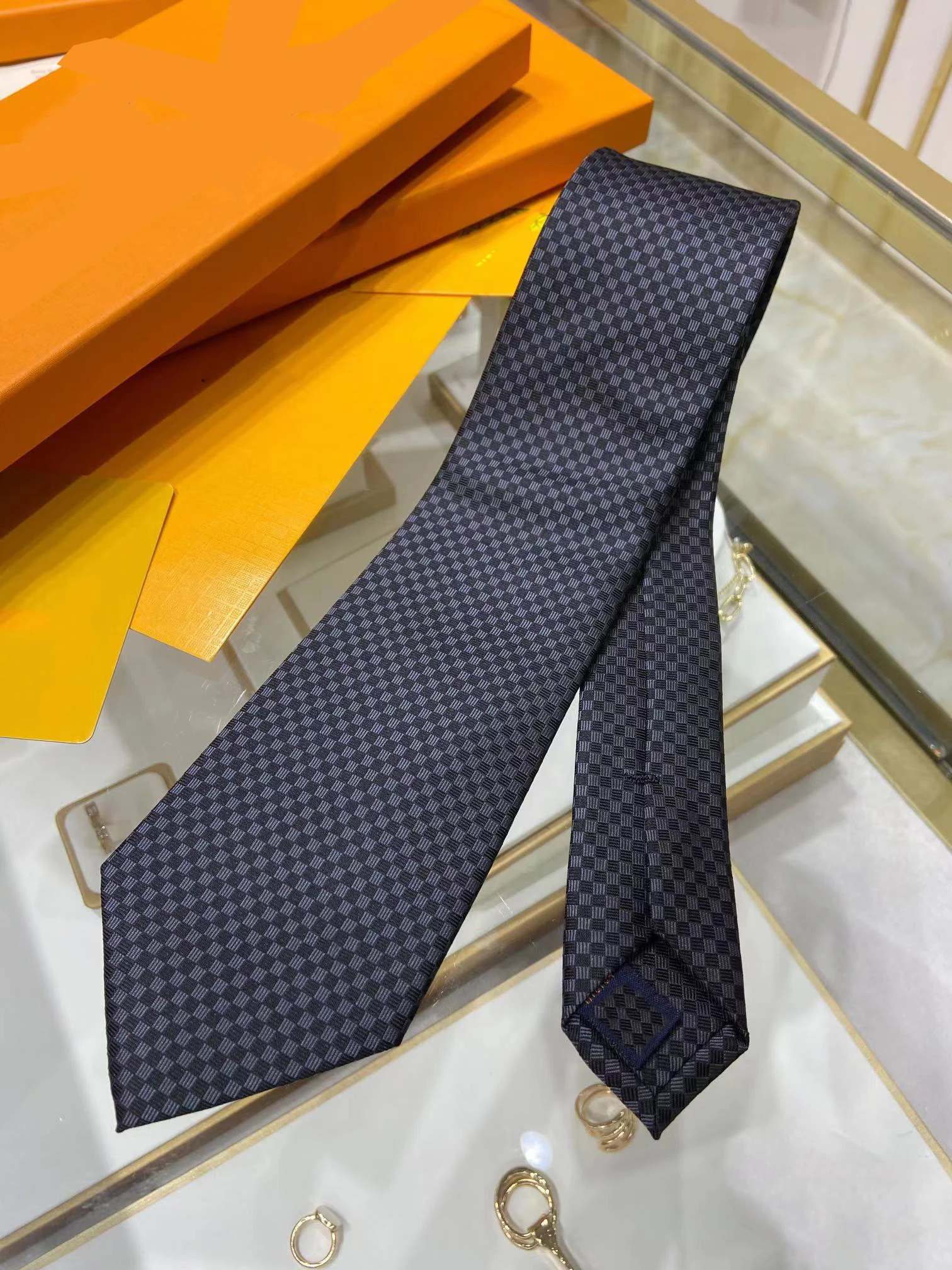 MICRO DAMIER TIE Original Luxury Ties For Men Silk Wedding Men's Tie Casual Necktie Dropshipping
MICRO DAMIER TIE Original Luxury Ties For Men Silk Wedding Men's Tie Casual Necktie Dropshipping