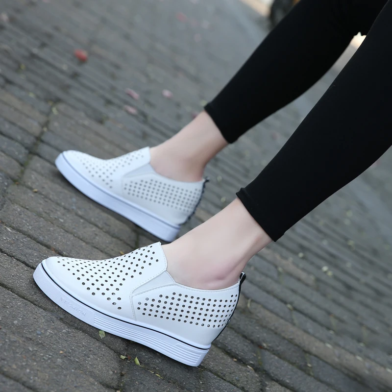Женские сетчатые кроссовки на массивной платформе, дизайнерские белые дышащие кроссовки с вырезами, повседневная обувь на танкетке, лето ... 
Женские сетчатые кроссовки на массивной платформе, дизайнерские белые дышащие кроссовки с вырезами, повседневная обувь на танкетке, лето ...
