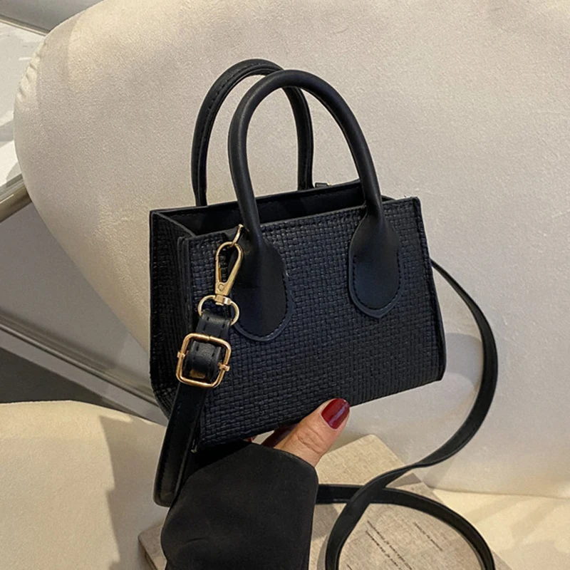 Hot Sale Solid Color Crossbody Shoulder Bags for Women PU Leather Flap Totes Bag Square Handbag
Hot Sale Solid Color Crossbody Shoulder Bags for Women PU Leather Flap Totes Bag Square Handbag