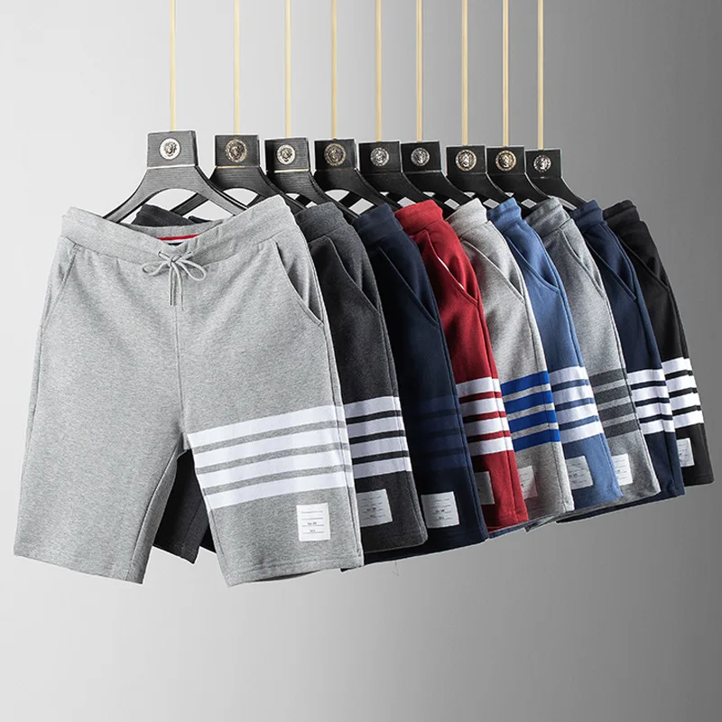 2023 Summer Brand TB FOG Thom Casual Shorts Four-bar Striped Tide Men's Sports Couple Mid Pants Running Pants Gym Sportswear
2023 Summer Brand TB FOG Thom Casual Shorts Four-bar Striped Tide Men's Sports Couple Mid Pants Running Pants Gym Sportswear