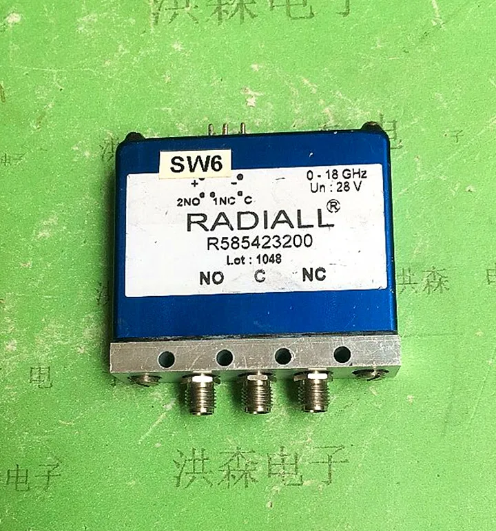 Микроволновый коаксиальный переключатель RADIALL R585423200 28 в 0-18 ГГц SPDT SMA RF
Микроволновый коаксиальный переключатель RADIALL R585423200 28 в 0-18 ГГц SPDT SMA RF
