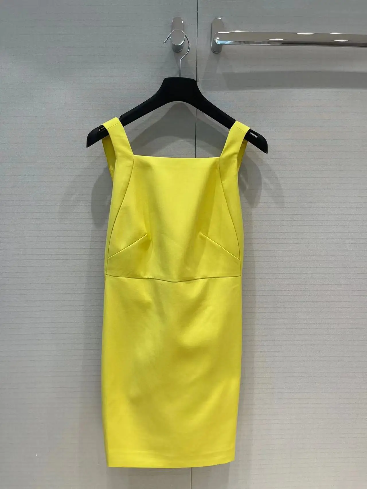 HIGH QUALITY Newest 2022 Holiday Fashion Runway Sexy Women's Spaghetti Strap Solid Yellow Mini Dress
HIGH QUALITY Newest 2022 Holiday Fashion Runway Sexy Women's Spaghetti Strap Solid Yellow Mini Dress
