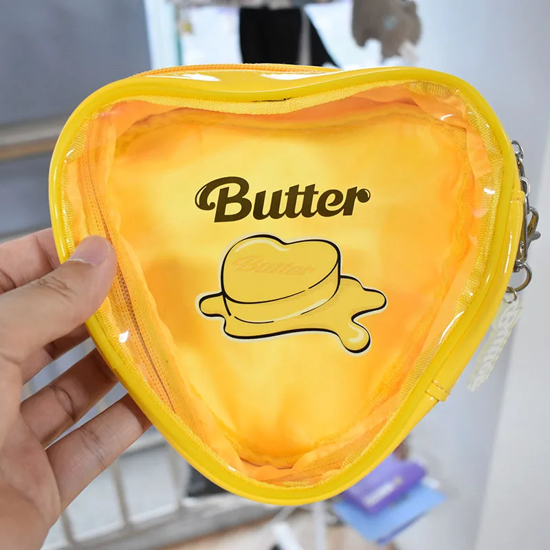 KPOP Bangtan Boys Butter Album Cosmetic Bag Storage Bag With LOGO Pendant Transparent Handbag JungKook JIMIN JIN Fans Gifts A23
KPOP Bangtan Boys Butter Album Cosmetic Bag Storage Bag With LOGO Pendant Transparent Handbag JungKook JIMIN JIN Fans Gifts A23