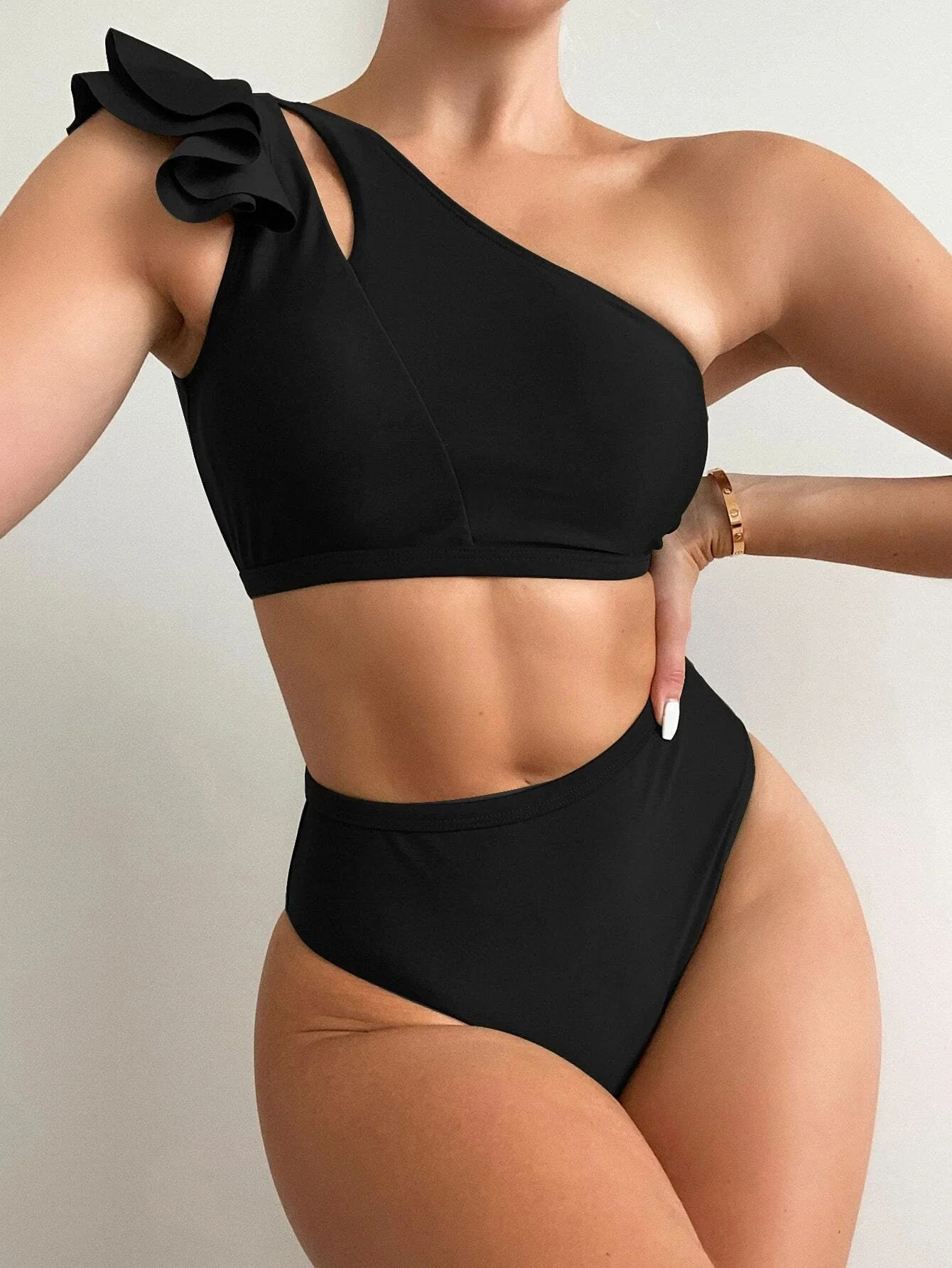 Bathing Suit Ruffle Trim One Shoulder Bikini Swimsuit Women Two Piece Swimwear Sexy Bikini Set Summer Beach
Bathing Suit Ruffle Trim One Shoulder Bikini Swimsuit Women Two Piece Swimwear Sexy Bikini Set Summer Beach
