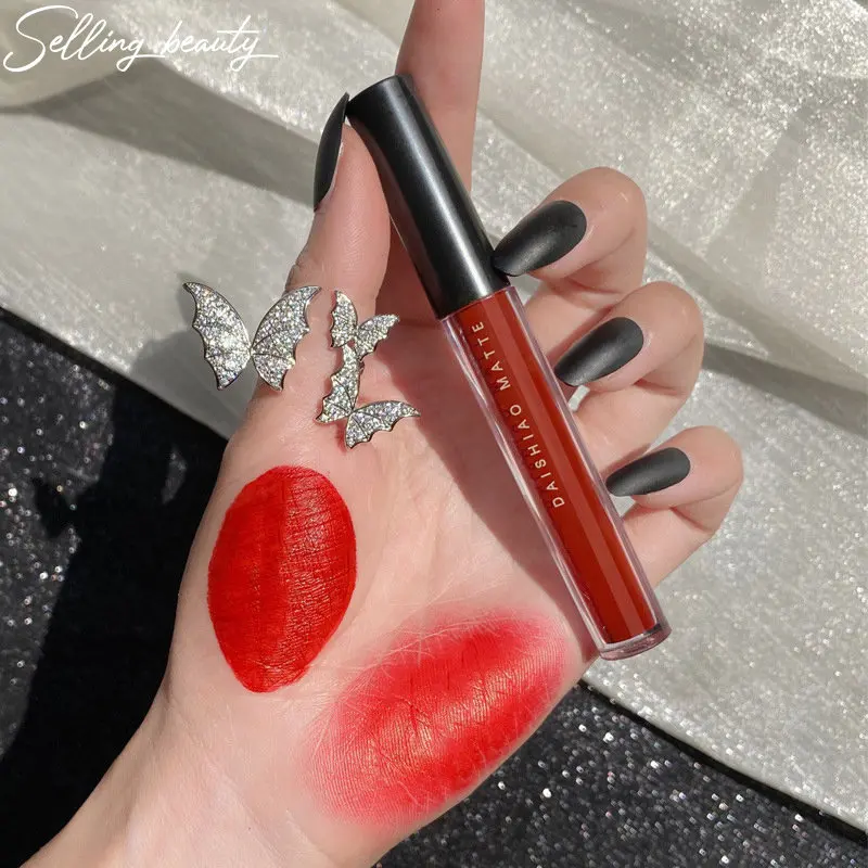 The Spot 5-piece Set Lip Gloss Box Lipstick Matte Velvet Lipstick Non-stick Cup Lip Gloss Chinese Style Lip Glaze Set Cosmetics
The Spot 5-piece Set Lip Gloss Box Lipstick Matte Velvet Lipstick Non-stick Cup Lip Gloss Chinese Style Lip Glaze Set Cosmetics