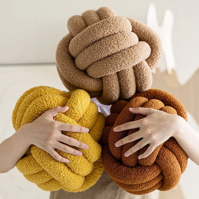 Hand-woven Knotted Ball Throw Pillow Lamb Velvet Cushion Sofa Decoration Throw Pillow Living Room Spherical Cushion Bedside Back
Hand-woven Knotted Ball Throw Pillow Lamb Velvet Cushion Sofa Decoration Throw Pillow Living Room Spherical Cushion Bedside Back