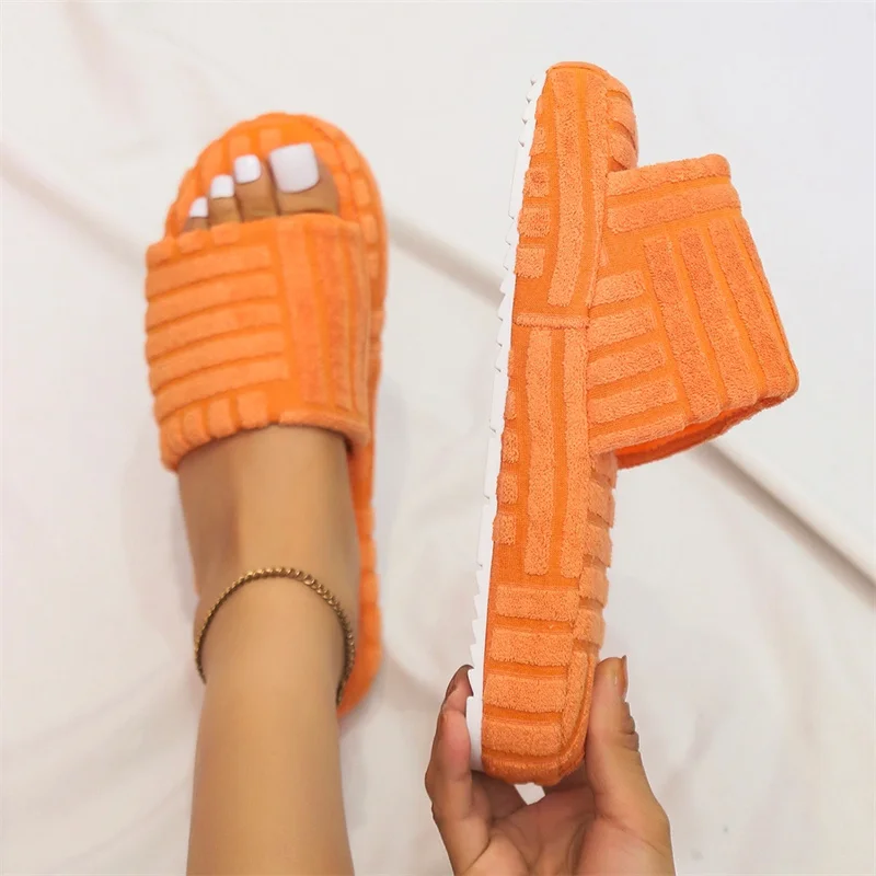 Women Slippers Green Corduroy Flat Outwear Ladies Slides Summer 2022 Winter Runway Flip Flops Luxury Brand Peep Toe Thick Sole
Women Slippers Green Corduroy Flat Outwear Ladies Slides Summer 2022 Winter Runway Flip Flops Luxury Brand Peep Toe Thick Sole