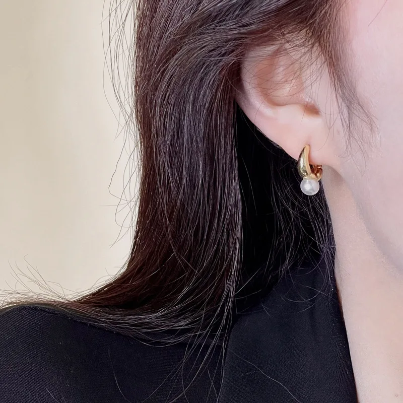 New Lady Stylish Short Ear Rings for Women Cute Pearls Brief Korean Earrings Jewelry
New Lady Stylish Short Ear Rings for Women Cute Pearls Brief Korean Earrings Jewelry