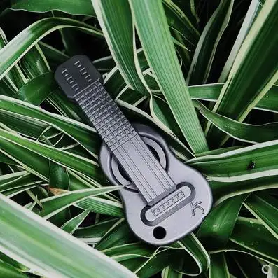 Guitar Series Finger Tiger Original EDC Titanium Alloy Decompression Toy Fingertip Split Push Card Finger Tiger
Guitar Series Finger Tiger Original EDC Titanium Alloy Decompression Toy Fingertip Split Push Card Finger Tiger