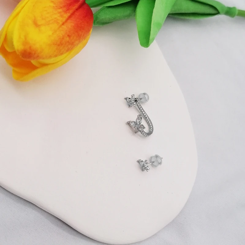 Silver Butterfly Stud Earrings Luxury Jewelry 925 Sterling Silver New Sweet Cute Fashion Party Gifts Free Shipping for Women
Silver Butterfly Stud Earrings Luxury Jewelry 925 Sterling Silver New Sweet Cute Fashion Party Gifts Free Shipping for Women