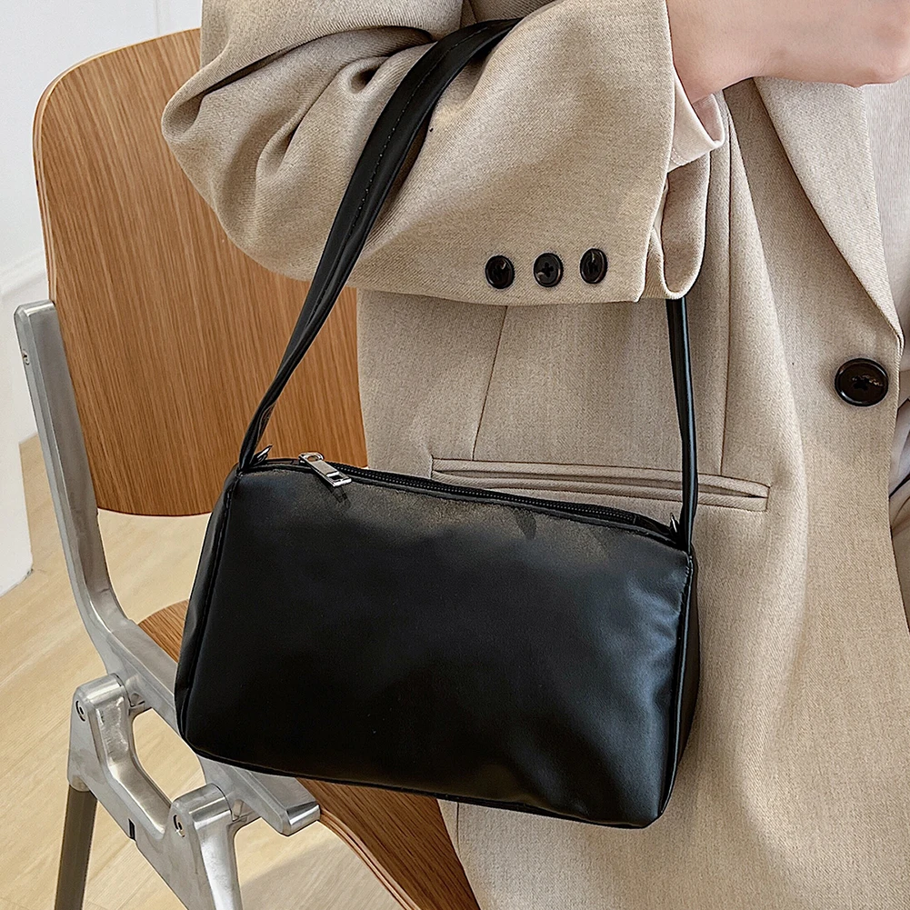 2022 New Handle Bag Women Korean Fashion Handbag Shoulder Top Handle Bag PU Leather Casual Small Totes Female Underarm Clutch
2022 New Handle Bag Women Korean Fashion Handbag Shoulder Top Handle Bag PU Leather Casual Small Totes Female Underarm Clutch