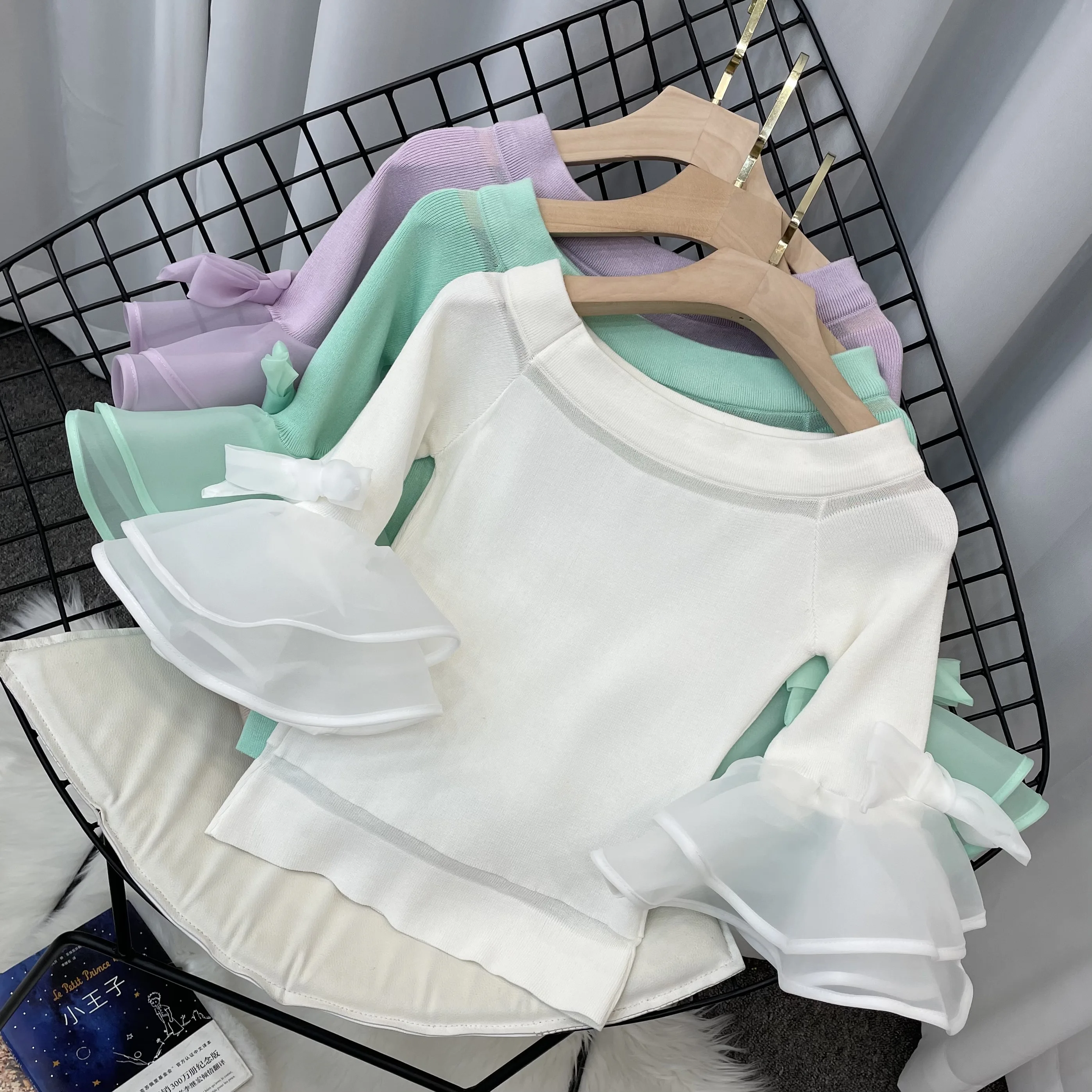 Organza Ruffles T Shirts Women Flare Sleeve Knitted Sweater Women Cute Girls Big Flare Sleeve Knit T Shirts Tops
Organza Ruffles T Shirts Women Flare Sleeve Knitted Sweater Women Cute Girls Big Flare Sleeve Knit T Shirts Tops