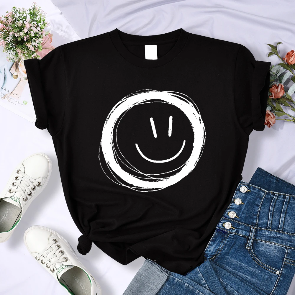 Kawaii Smiley Harajuku печать Y2K женские футболки хип-хоп Строительная дышащая Повседневная футболка модная уличная футболка для женщин
Kawaii Smiley Harajuku печать Y2K женские футболки хип-хоп Строительная дышащая Повседневная футболка модная уличная футболка для женщин
