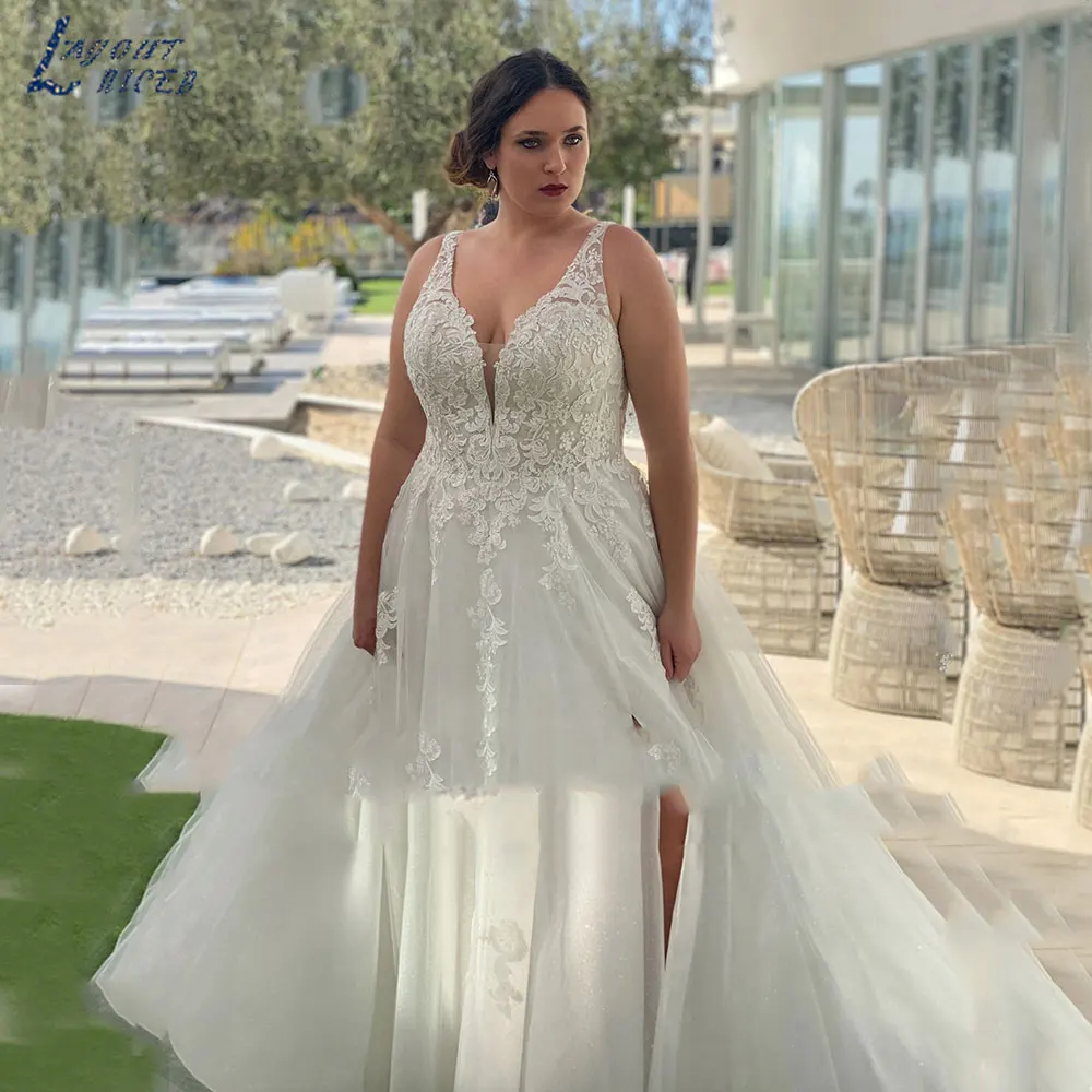 LAYOUT NICEB Princess V-Neck Sleeveless Bride Gowns Charming Lace Applique Wedding Dress Plus Size A-Line Tulle Vestido De Noiva
LAYOUT NICEB Princess V-Neck Sleeveless Bride Gowns Charming Lace Applique Wedding Dress Plus Size A-Line Tulle Vestido De Noiva