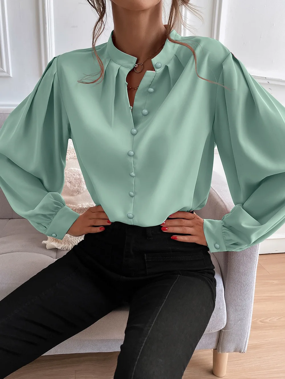 Women's Shirt 2023 Autumn New Elegant Solid Stand Collar Long Sleeve Single Breasted Loose Fitting Blouse Tops Femme Blusas
Women's Shirt 2023 Autumn New Elegant Solid Stand Collar Long Sleeve Single Breasted Loose Fitting Blouse Tops Femme Blusas