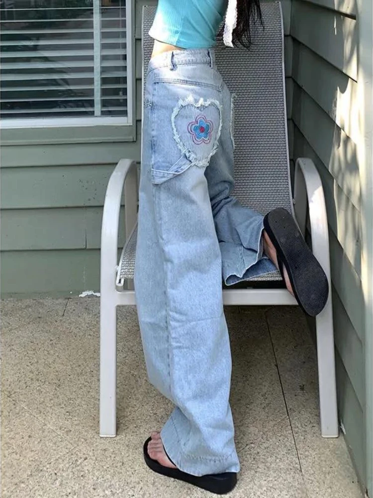 Женские мешковатые джинсы QWEEK, модные корейские джинсовые брюки с широкими штанинами, милые брюки большого размера с цветочной вышивкой и высокой талией для девушек
Женские мешковатые джинсы QWEEK, модные корейские джинсовые брюки с широкими штанинами, милые брюки большого размера с цветочной вышивкой и высокой талией для девушек