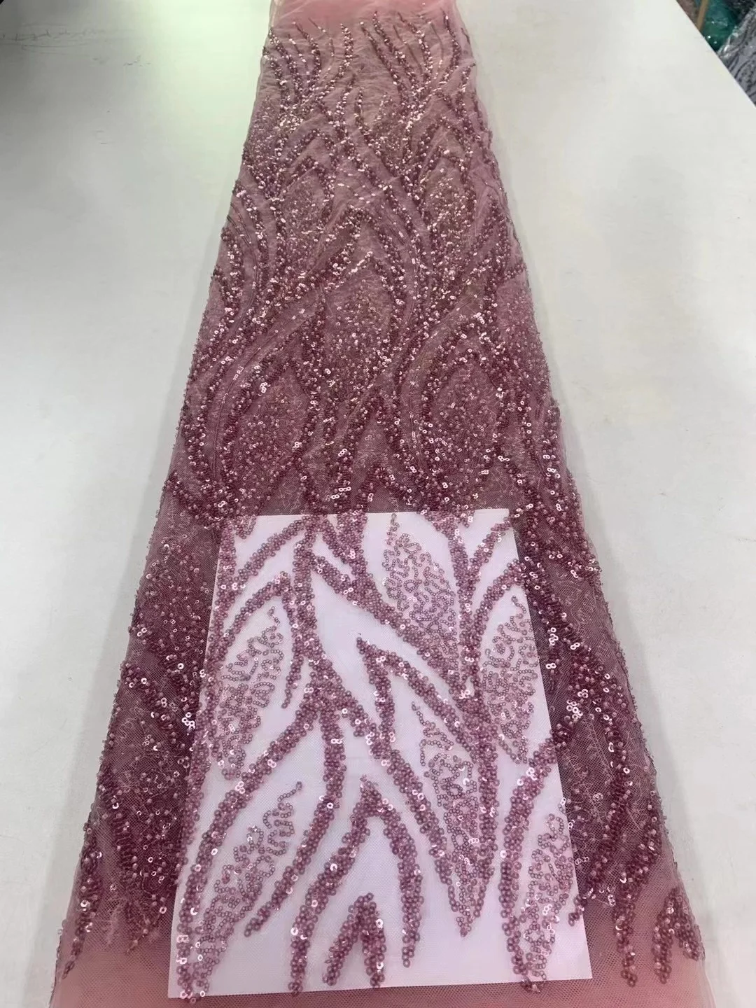 Onion Luxury African Heavy Beaded Wedding Lace Fabric 2023 High Quality Nigerian Sequins French Tulle Fabric For Party Dress
Onion Luxury African Heavy Beaded Wedding Lace Fabric 2023 High Quality Nigerian Sequins French Tulle Fabric For Party Dress