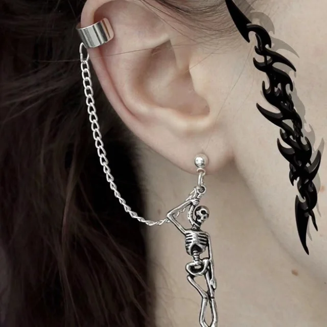 Gothic Punk Skull Grunge Stud Earrings for Women 2022 Trend Korean Style Asymmetric Clip on Earrings Dangle Jewelry Wholesale
Gothic Punk Skull Grunge Stud Earrings for Women 2022 Trend Korean Style Asymmetric Clip on Earrings Dangle Jewelry Wholesale