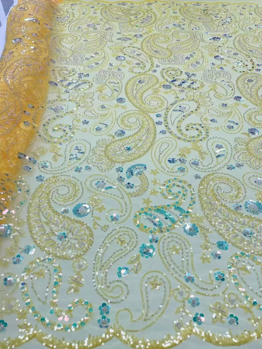 Африканская кружевная ткань 2022, высокое качество, стандартное нигерийское Сетчатое кружево, тюль, сетчатая ткань для свадебного шитья
Африканская кружевная ткань 2022, высокое качество, стандартное нигерийское Сетчатое кружево, тюль, сетчатая ткань для свадебного шитья