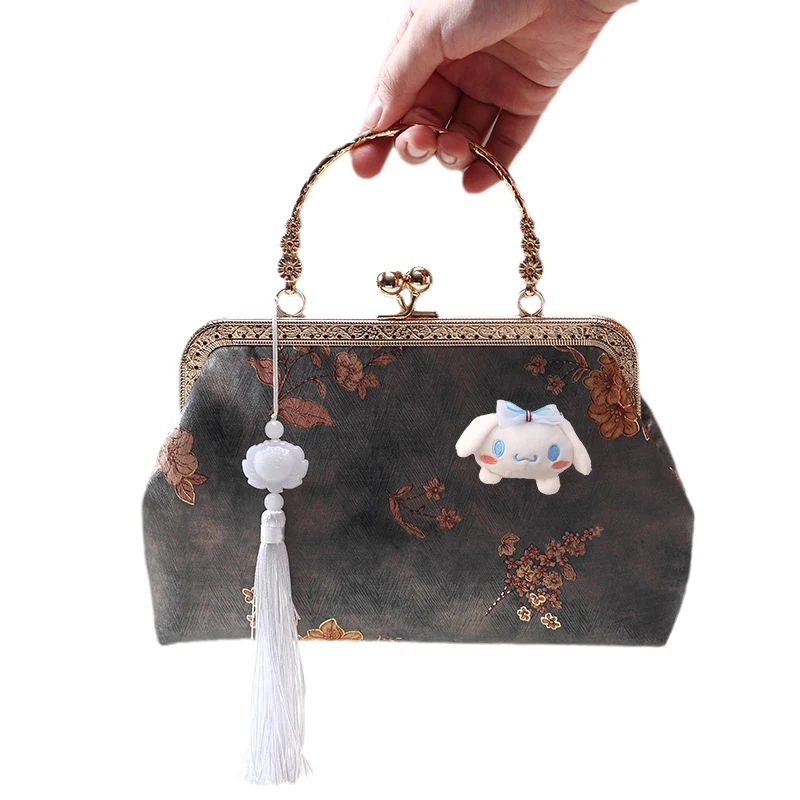 Kawaii Sanrio Cinnamoroll Kuromi Handbag Cute My Melody Pom Pom Purin Cartoon Messenger Bag Chinese Style Embroidered Retro Bag
Kawaii Sanrio Cinnamoroll Kuromi Handbag Cute My Melody Pom Pom Purin Cartoon Messenger Bag Chinese Style Embroidered Retro Bag