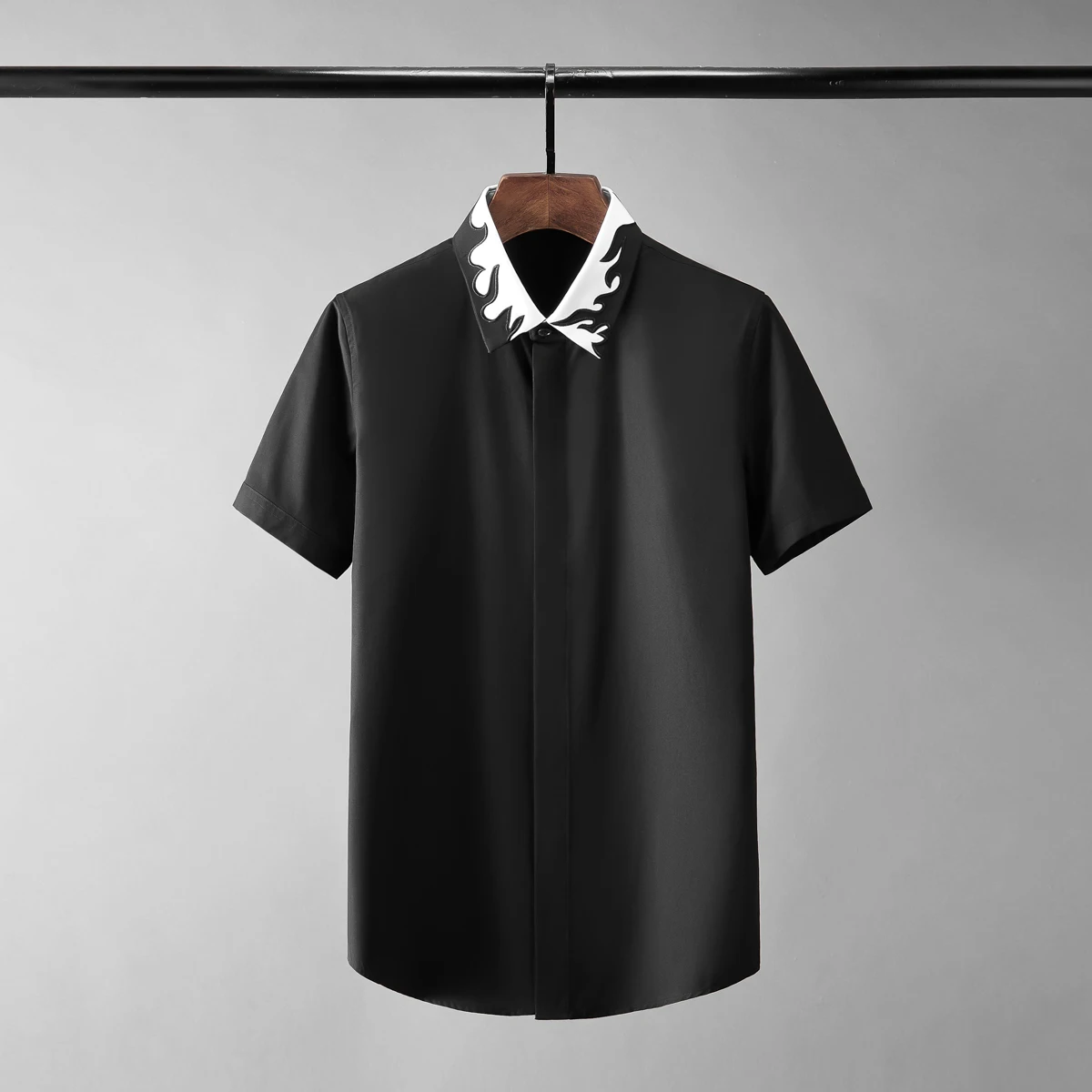 2022 Cotton Male Shirts Luxury Short Sleeve Flame Embroidery Casual Mens Dress Shirts Fashion Slim Fit Party Man Shirts 4XL
2022 Cotton Male Shirts Luxury Short Sleeve Flame Embroidery Casual Mens Dress Shirts Fashion Slim Fit Party Man Shirts 4XL