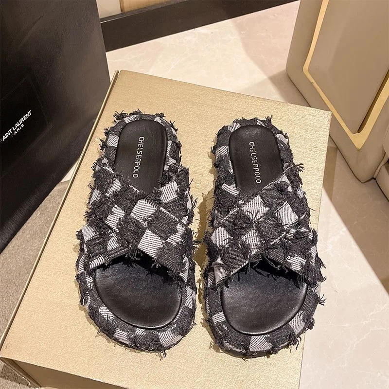 Denim Plaid Slipper For Women Luxury Designer 2023 Summer Platform Ladies Fluffy Slippers Casual Fashion Sandalias Mules Shoes
Denim Plaid Slipper For Women Luxury Designer 2023 Summer Platform Ladies Fluffy Slippers Casual Fashion Sandalias Mules Shoes