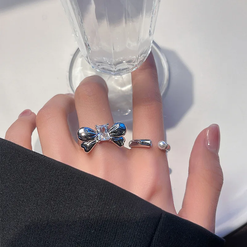 New Korean Unique Silver Color Bowknot Zircon Crystal Open Rings For Women Girl Fashion Trendy Luxury Wedding Party Jewelry Gift
New Korean Unique Silver Color Bowknot Zircon Crystal Open Rings For Women Girl Fashion Trendy Luxury Wedding Party Jewelry Gift