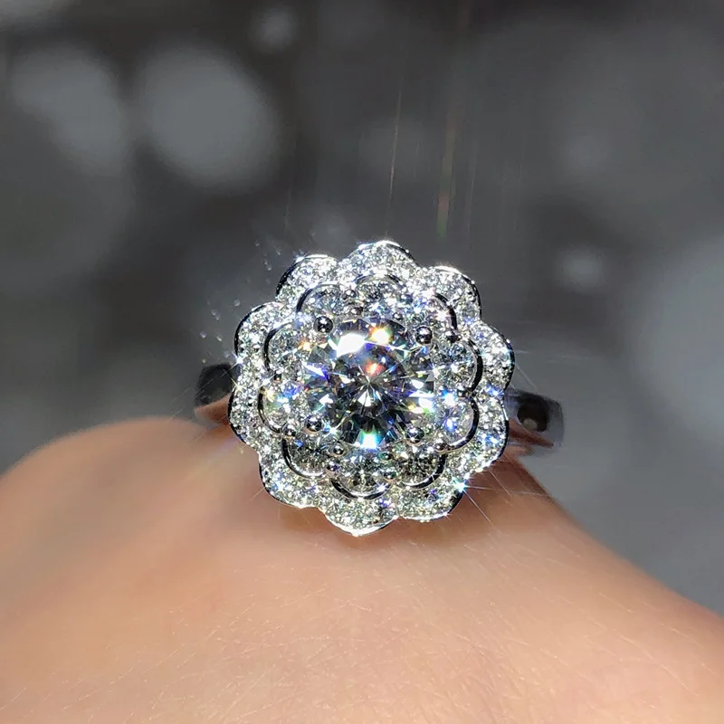 Huitan Gorgeous Flower Band Women Ring with Brilliant Cubic Zirconia Wedding Ceremony Party Romantic Accessories Fashion Jewelry
Huitan Gorgeous Flower Band Women Ring with Brilliant Cubic Zirconia Wedding Ceremony Party Romantic Accessories Fashion Jewelry