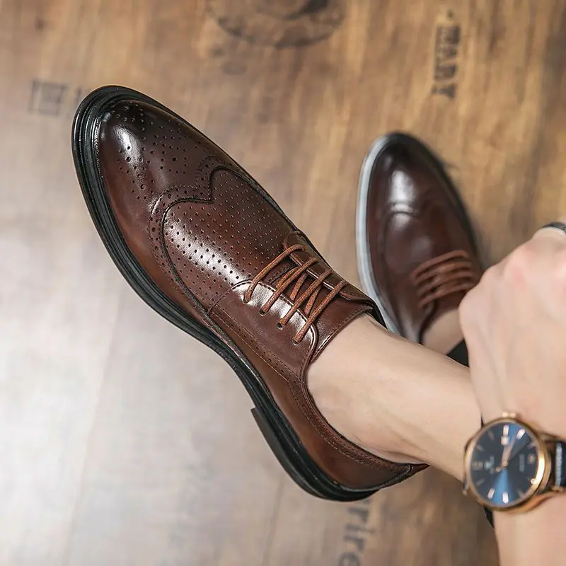 New Fashion Business Shoes Men Leather Casual with Breathable Holes Oxford Shoe Business Social Hollowed Lace-up Shoe Male A25
New Fashion Business Shoes Men Leather Casual with Breathable Holes Oxford Shoe Business Social Hollowed Lace-up Shoe Male A25