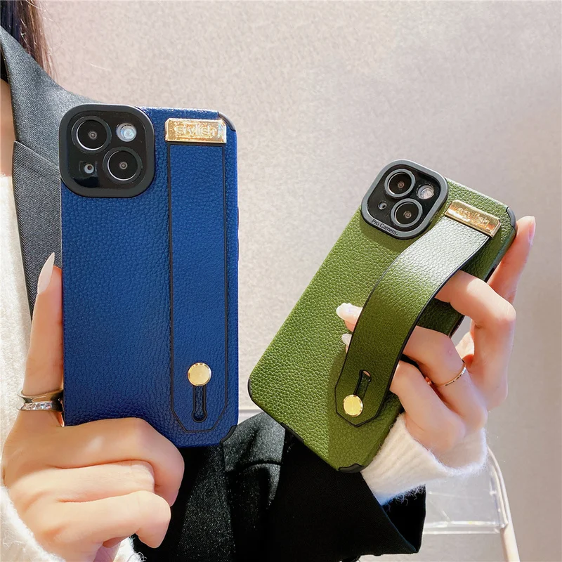 Fashion Leather Pattern Wristband Holder Phone Case For iPhone 13 14 11Pro Max XS XR X 7 8 Plus SE2020 Silicone Shockproof Cover
Fashion Leather Pattern Wristband Holder Phone Case For iPhone 13 14 11Pro Max XS XR X 7 8 Plus SE2020 Silicone Shockproof Cover