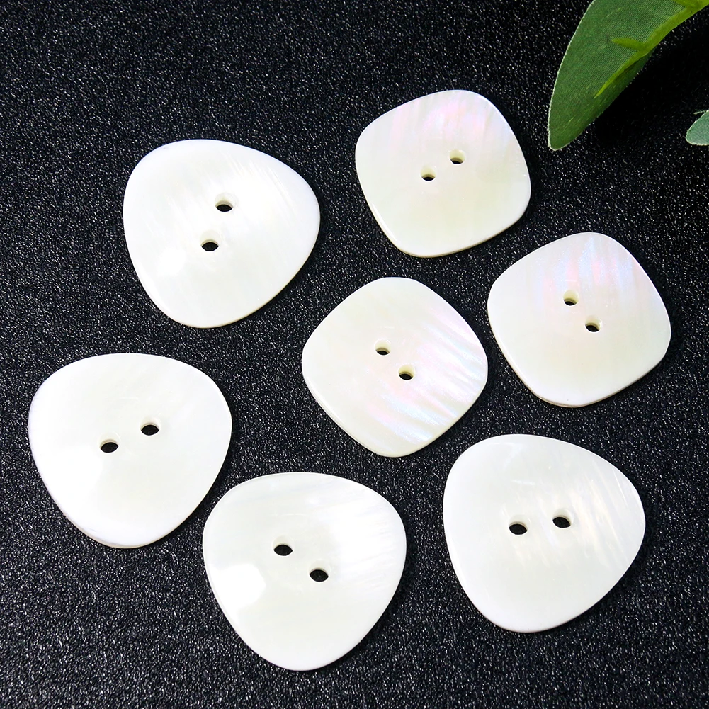 10PCS Natural Fritillary White Laser Plating Triangle Square Two Holes Flat Back Clothes Bag Sewing Decoration Accessories 
10PCS Natural Fritillary White Laser Plating Triangle Square Two Holes Flat Back Clothes Bag Sewing Decoration Accessories