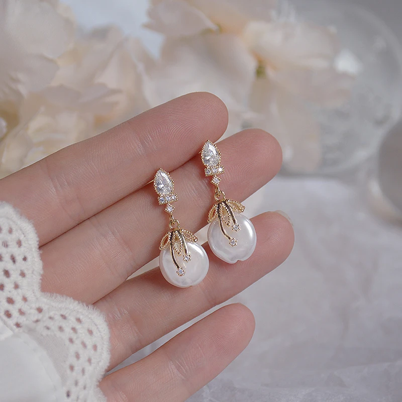 Elegant Bohemia Women Pearl Earrings Luxury AAA Zirconia 14K Real Gold Stud Earring Wedding Jewelry for Bridal Christmas Gift
Elegant Bohemia Women Pearl Earrings Luxury AAA Zirconia 14K Real Gold Stud Earring Wedding Jewelry for Bridal Christmas Gift