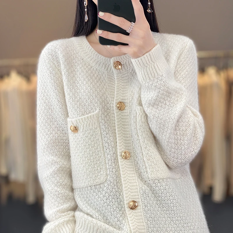 BELIARST Spring 2023 New Sweaters 100% Merino Wool Coat Women's Round Neck Knitted Cardigan Fashion Hollow Jacket
BELIARST Spring 2023 New Sweaters 100% Merino Wool Coat Women's Round Neck Knitted Cardigan Fashion Hollow Jacket
