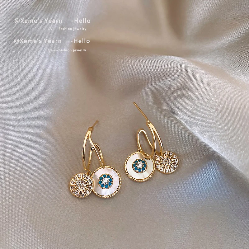 2023 New Classic Round Shell Flower Pendant Gold Earrings Korea Luxury Jewelry Wedding Party Temperament For Womans Accessories
2023 New Classic Round Shell Flower Pendant Gold Earrings Korea Luxury Jewelry Wedding Party Temperament For Womans Accessories