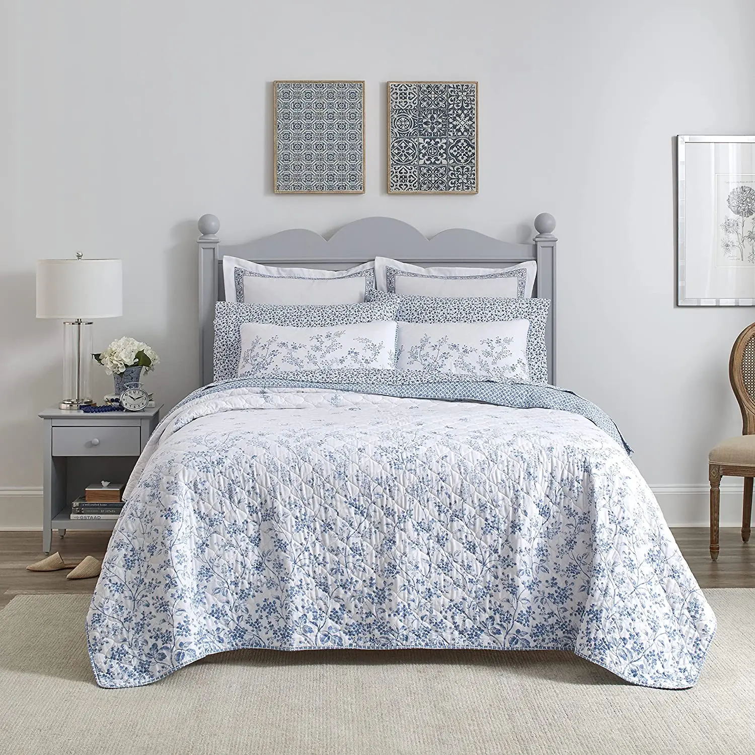 Reversible Cotton Bedding with Matching Shams, Pre-Washed Home Decor for Added Softness (Flora Blue, King)
Reversible Cotton Bedding with Matching Shams, Pre-Washed Home Decor for Added Softness (Flora Blue, King)