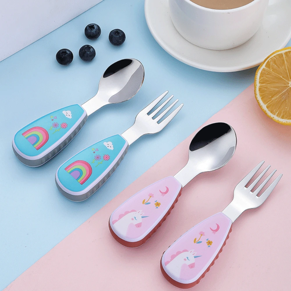 Cartoon Mermaid Short Handle Spoon Fork Tableware Set Children Food Training Spoon Dessert Spoon Baby Gadgets cosas para bebes
Cartoon Mermaid Short Handle Spoon Fork Tableware Set Children Food Training Spoon Dessert Spoon Baby Gadgets cosas para bebes
