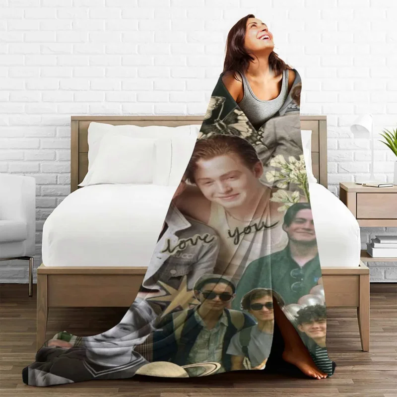 Heartstopper Nick Charlie Blanket Fleece Summer Bl Boys Love Multi-function Thin Throw Blanket for Home Travel Bedspreads
Heartstopper Nick Charlie Blanket Fleece Summer Bl Boys Love Multi-function Thin Throw Blanket for Home Travel Bedspreads