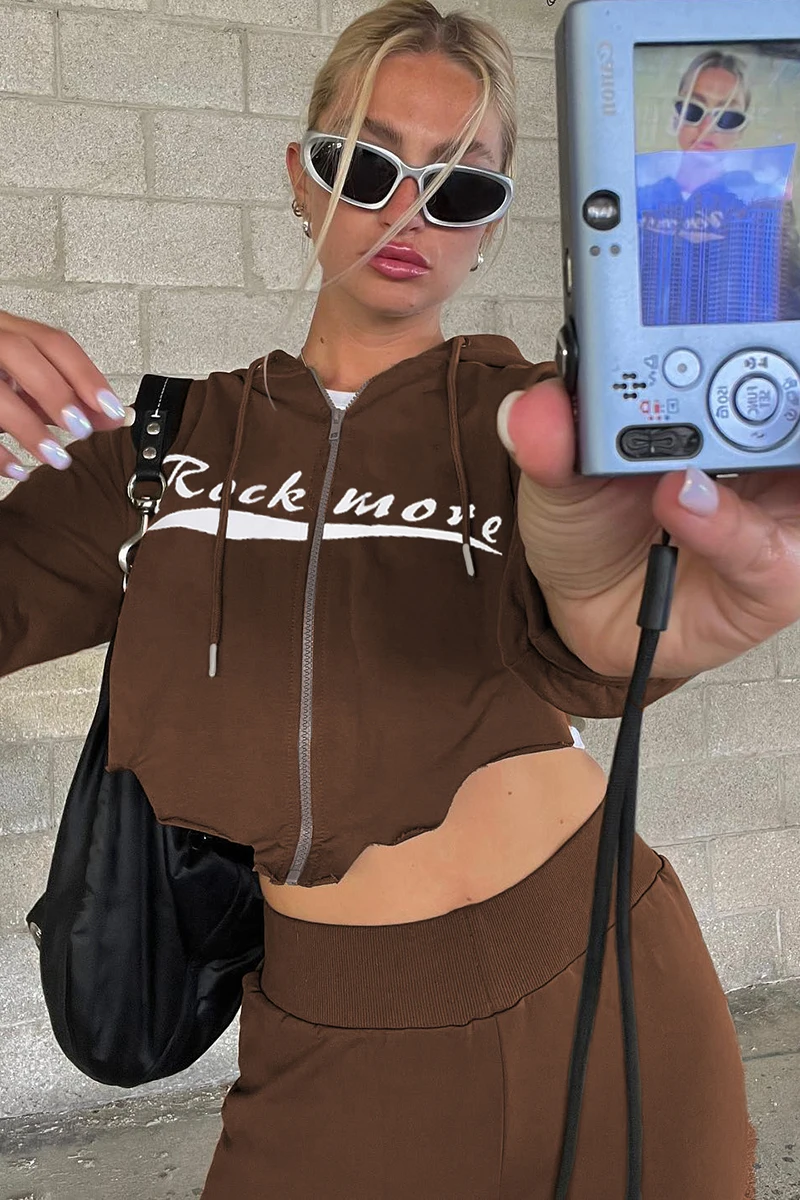 Women 2 Piece Letter Print Tracksuit Set Long Sleeve Hooded Zip Up Crop Top Elastic High Waist Loose Pants Workout Outfits y2k
Women 2 Piece Letter Print Tracksuit Set Long Sleeve Hooded Zip Up Crop Top Elastic High Waist Loose Pants Workout Outfits y2k