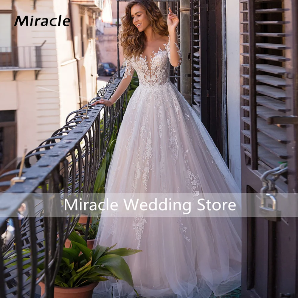 Charming A Line Wedding Dress Applique Lovely Sweetheart Bridal Gown Lace Wedding Dresses Gentle Backless Vestido De Novia
Charming A Line Wedding Dress Applique Lovely Sweetheart Bridal Gown Lace Wedding Dresses Gentle Backless Vestido De Novia