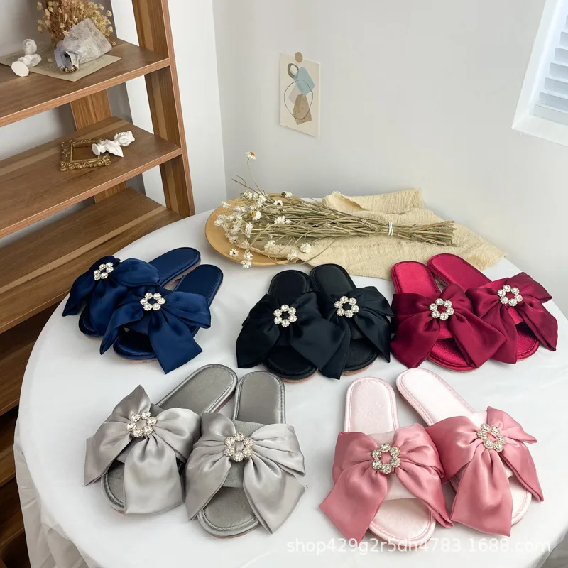Женские шлепанцы с бантом-бабочкой, летние Роскошные Дизайнерские шлепанцы на плоской подошве, большие размеры, 2022
Женские шлепанцы с бантом-бабочкой, летние Роскошные Дизайнерские шлепанцы на плоской подошве, большие размеры, 2022