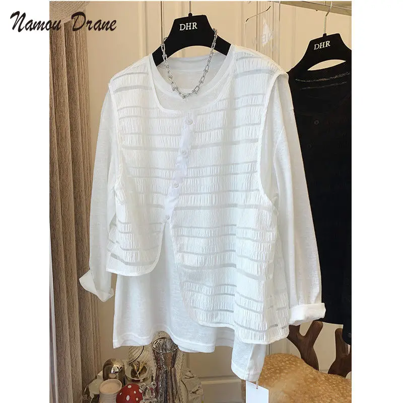 Design Sense Niche Loose Retro Pleated Waistcoat + Slub Cotton Long Sleeve T-shirt Shirt Two-piece Women's Autumn 2022
Design Sense Niche Loose Retro Pleated Waistcoat + Slub Cotton Long Sleeve T-shirt Shirt Two-piece Women's Autumn 2022
