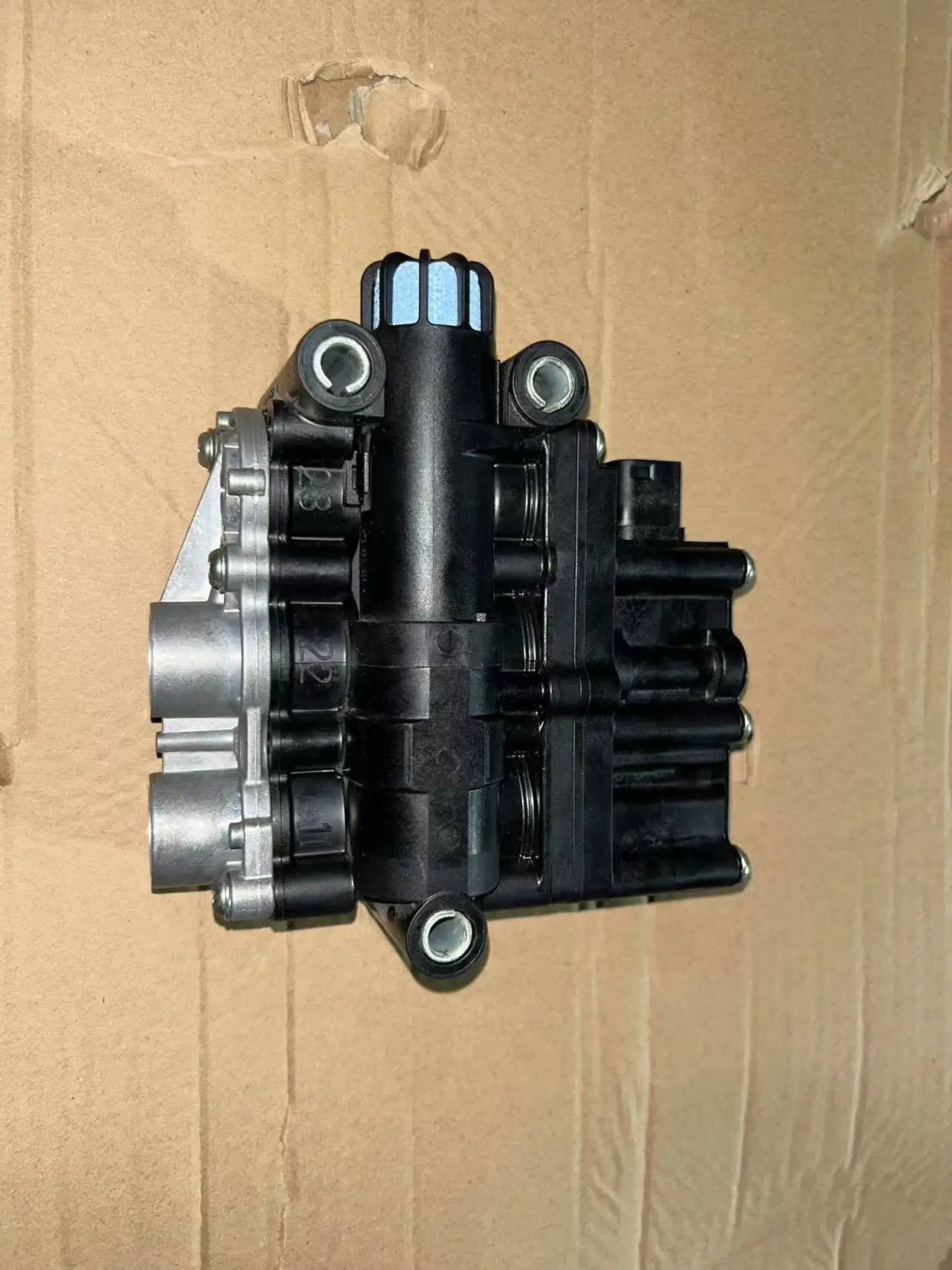 4728900510 1889796 электромагнитный клапан ECAS KAMAZ 5490 54901 6580
4728900510 1889796 электромагнитный клапан ECAS KAMAZ 5490 54901 6580