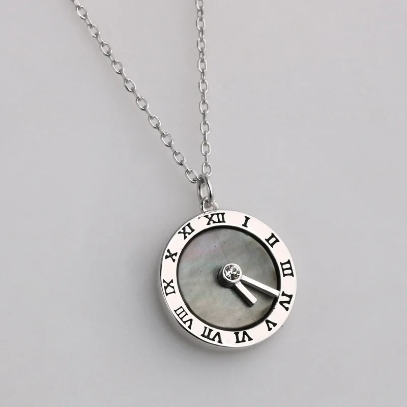 

New fashion trend Roman numeral clock pointer retro s925 silver inlaid 5A zircon ladies fashion temperament necklace
