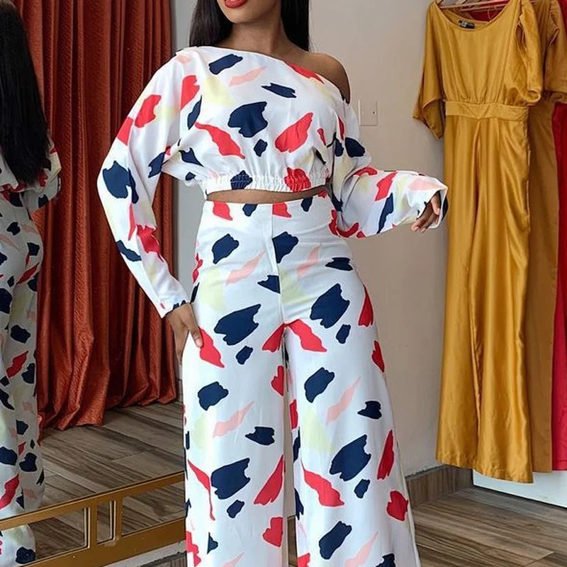 Women Printed Two-piece Suit Ladies Long-sleeved Off-shoulder Printed Top and Wide-leg Pants Fashion and Comfortable Clothing
Women Printed Two-piece Suit Ladies Long-sleeved Off-shoulder Printed Top and Wide-leg Pants Fashion and Comfortable Clothing