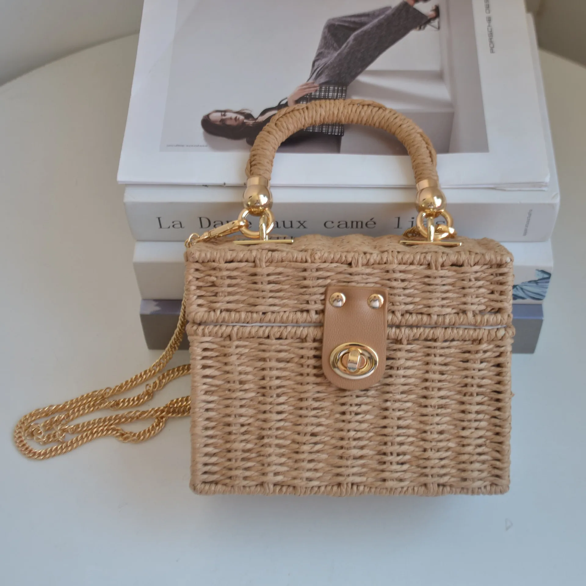 Box Designer Bag Bohemian Rattan Handbags Summer Woven Beach Bags for Women Travel Straw Bag Chains Shoulder Crossbody Bags Tote
Box Designer Bag Bohemian Rattan Handbags Summer Woven Beach Bags for Women Travel Straw Bag Chains Shoulder Crossbody Bags Tote