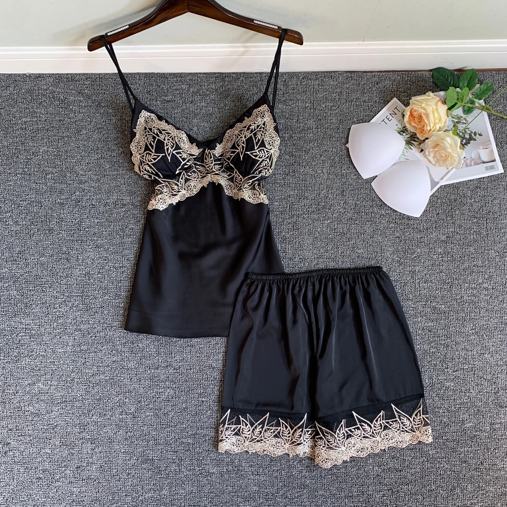 Black Sexy V-Neck Strap Shorts Homewear Summer New Ladies Sleepwear Faux Silk 2PCS Pajama Sets Intimate Pijama Nightwear
Black Sexy V-Neck Strap Shorts Homewear Summer New Ladies Sleepwear Faux Silk 2PCS Pajama Sets Intimate Pijama Nightwear